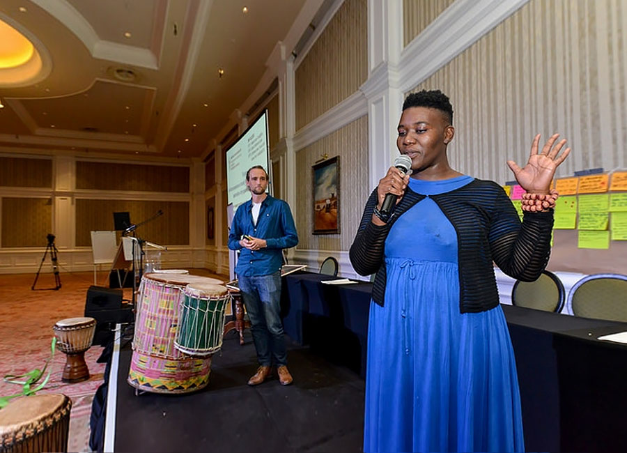 fe-2column-images-speaker